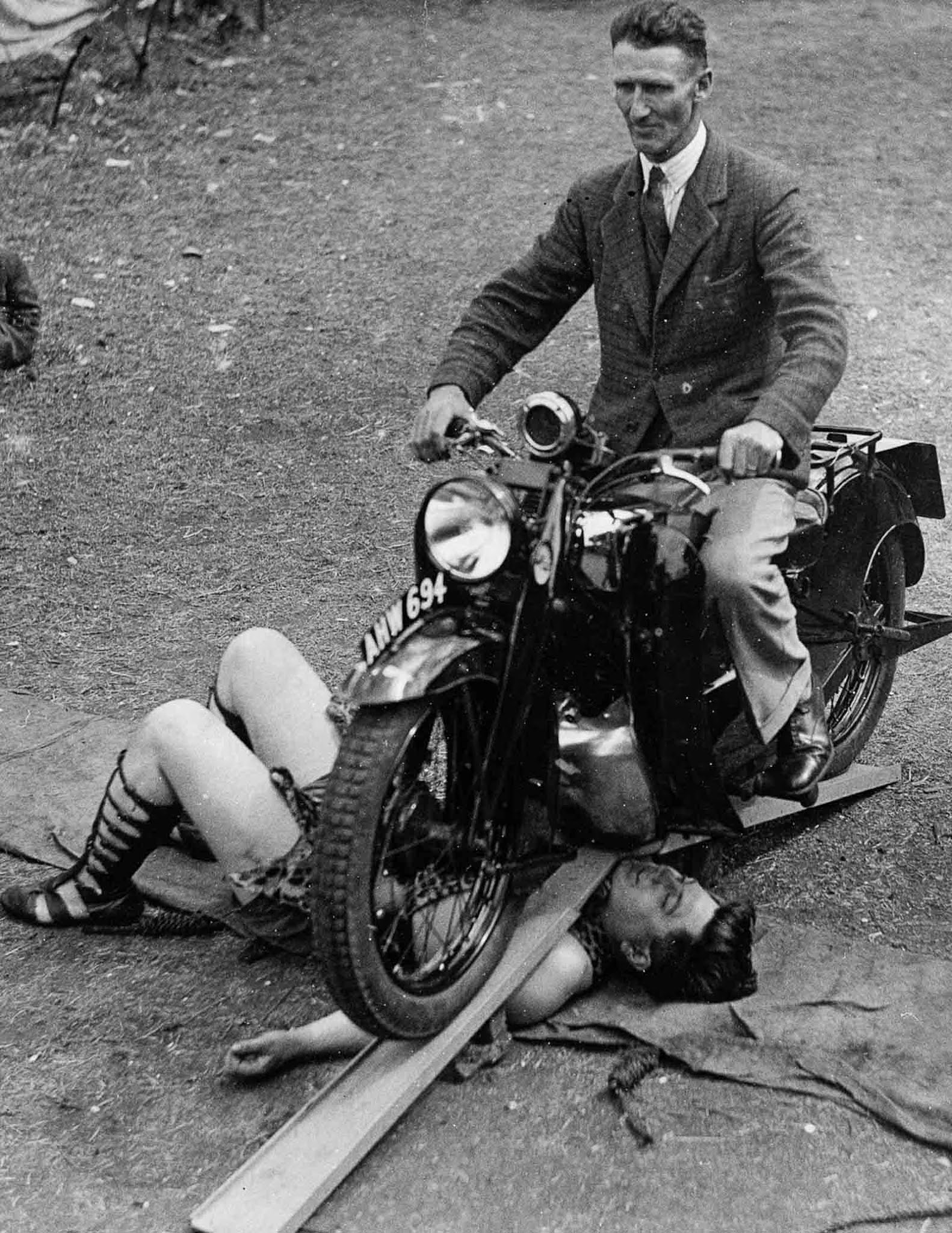 early strongmen photographs