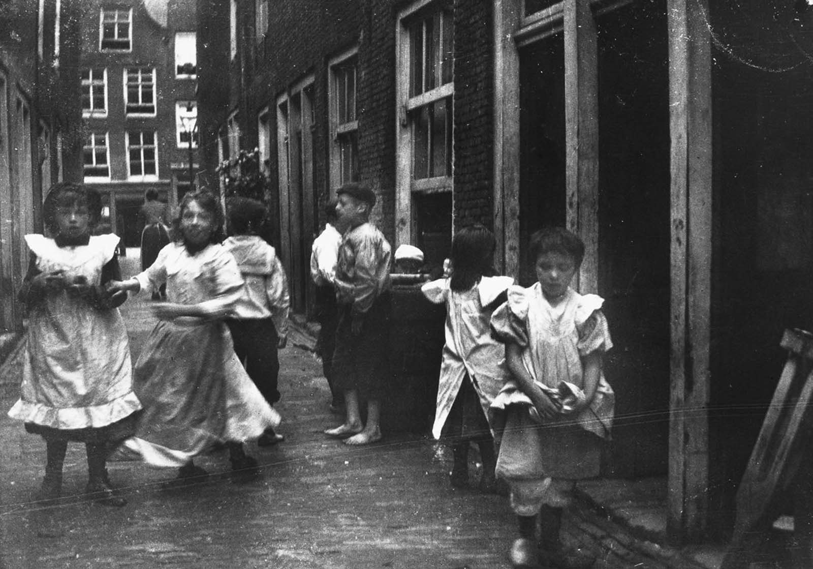 amsterdam photographs george hendrik breitner