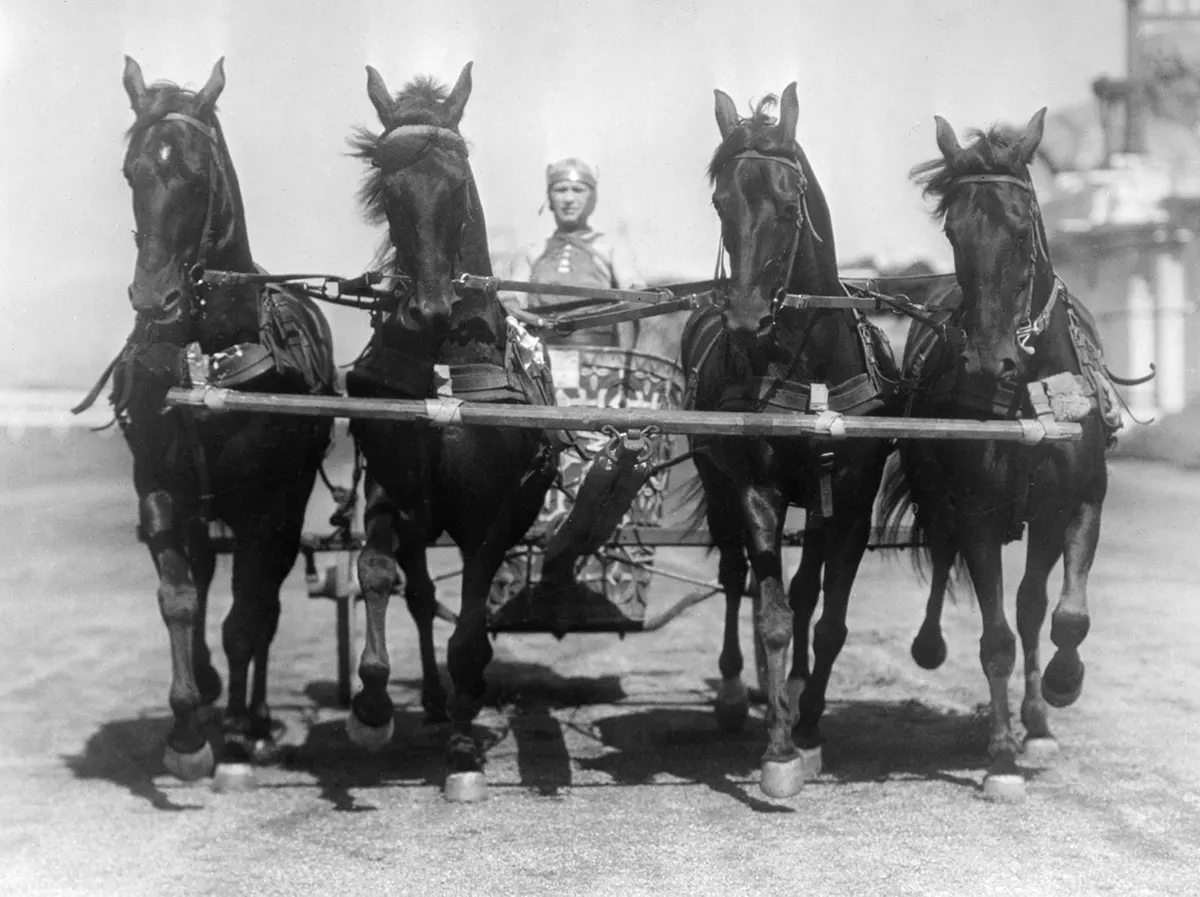 motorcycle chariot races photos
