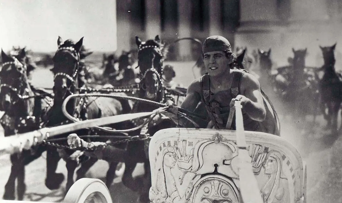 motorcycle chariot races photos