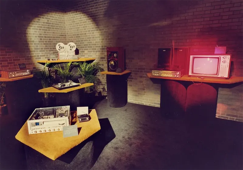 Consumer Electronics Show in Old Photos