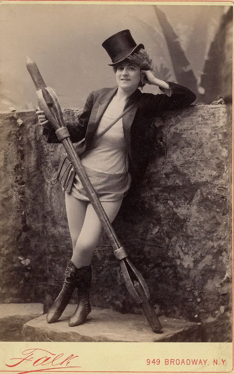 Victorian burlesque dancers photos