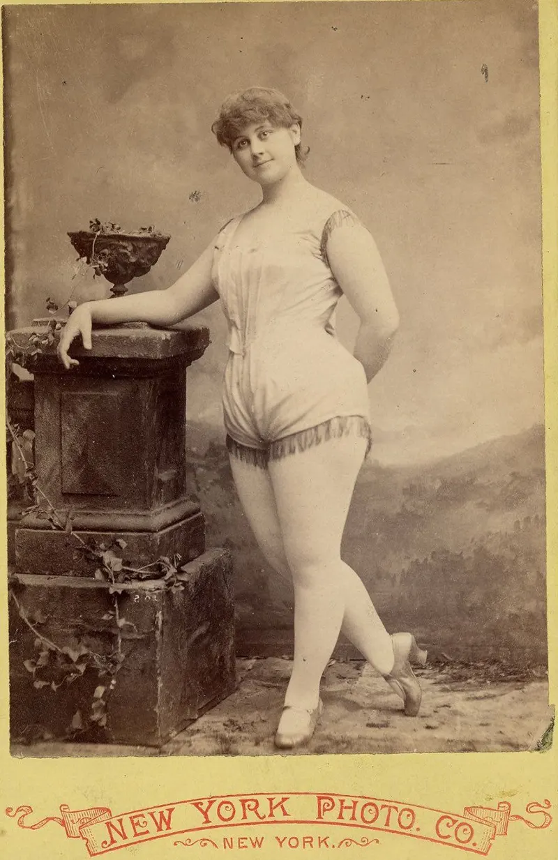 Victorian burlesque dancers photos