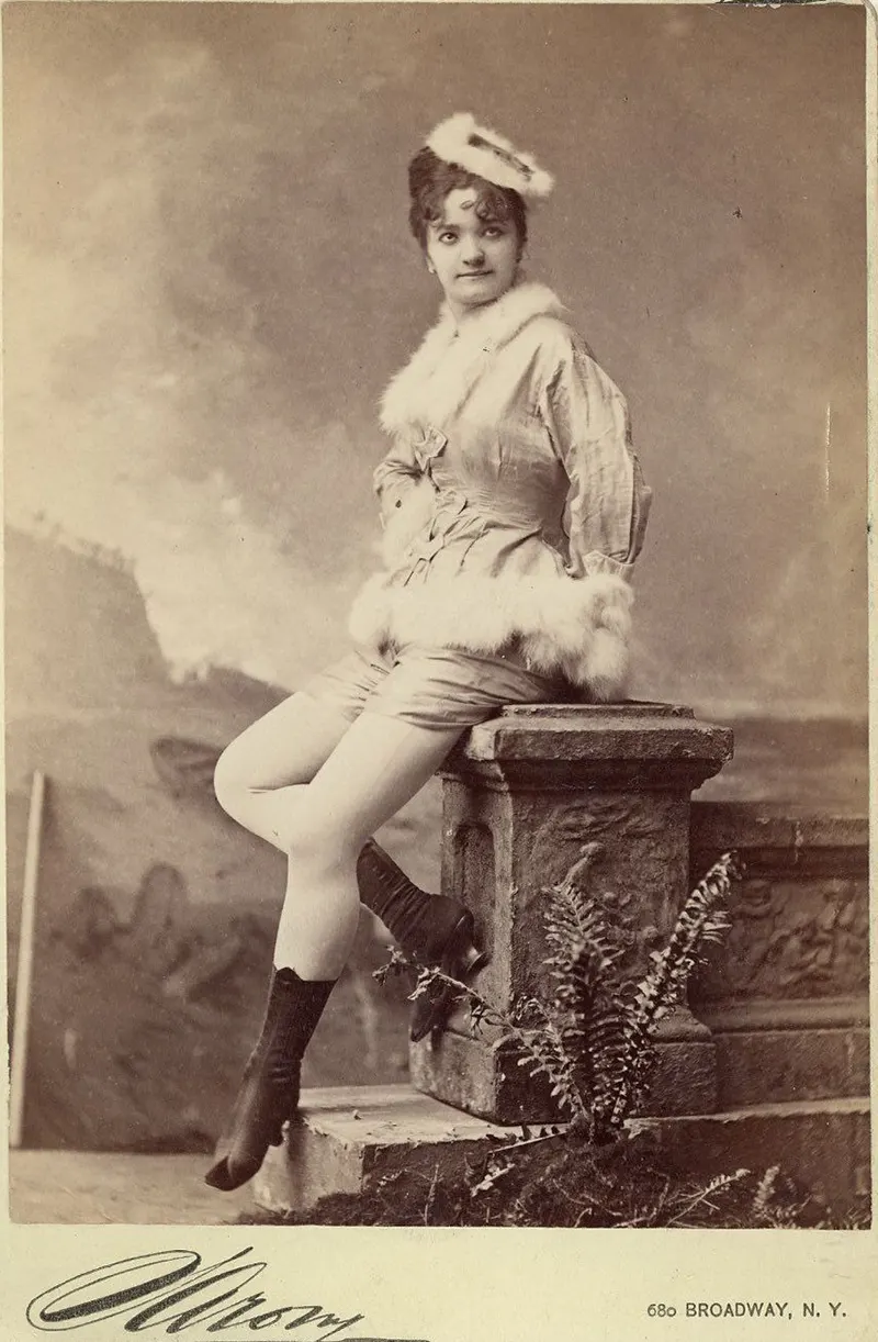 Victorian burlesque dancers photos