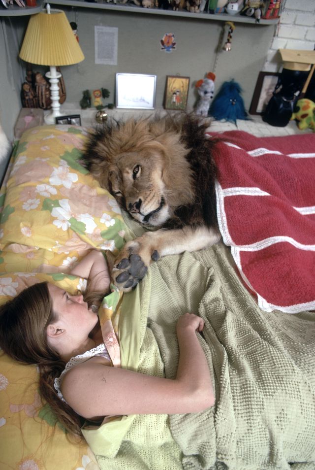 Neil the lion photos Tippi Hedren and Melanie Griffith