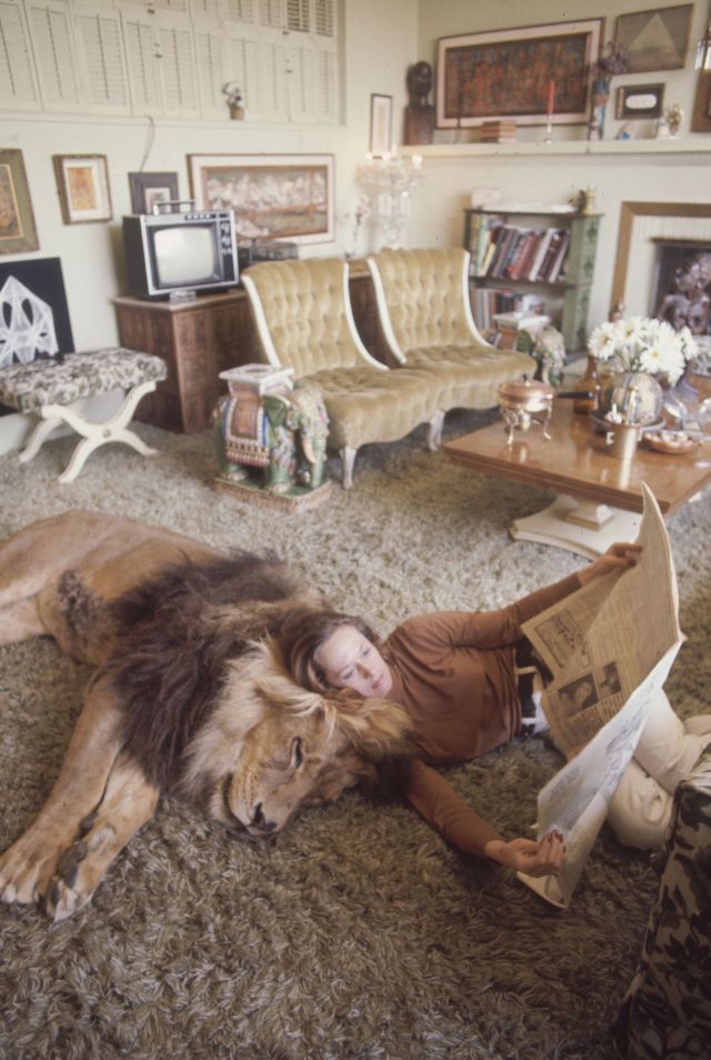 Neil the lion photos Tippi Hedren and Melanie Griffith
