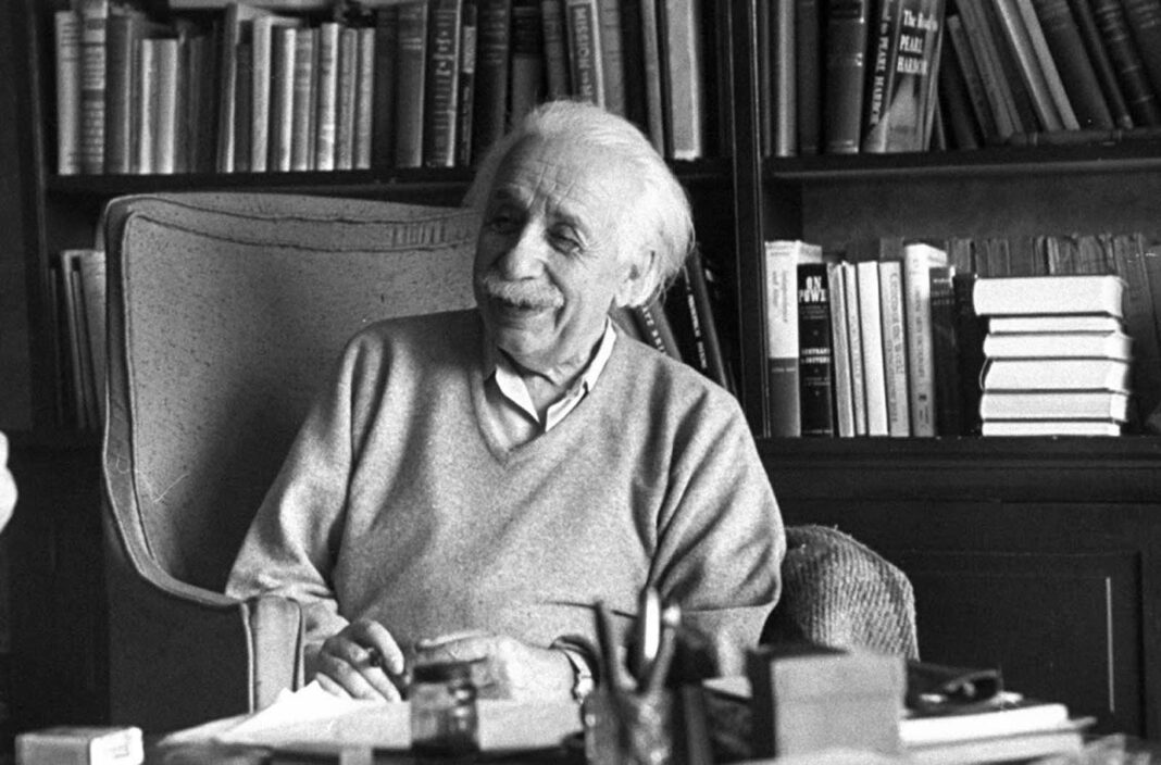 These Candid Photographs Capture the Daily Life of Albert Einstein, 1930s-1950s
