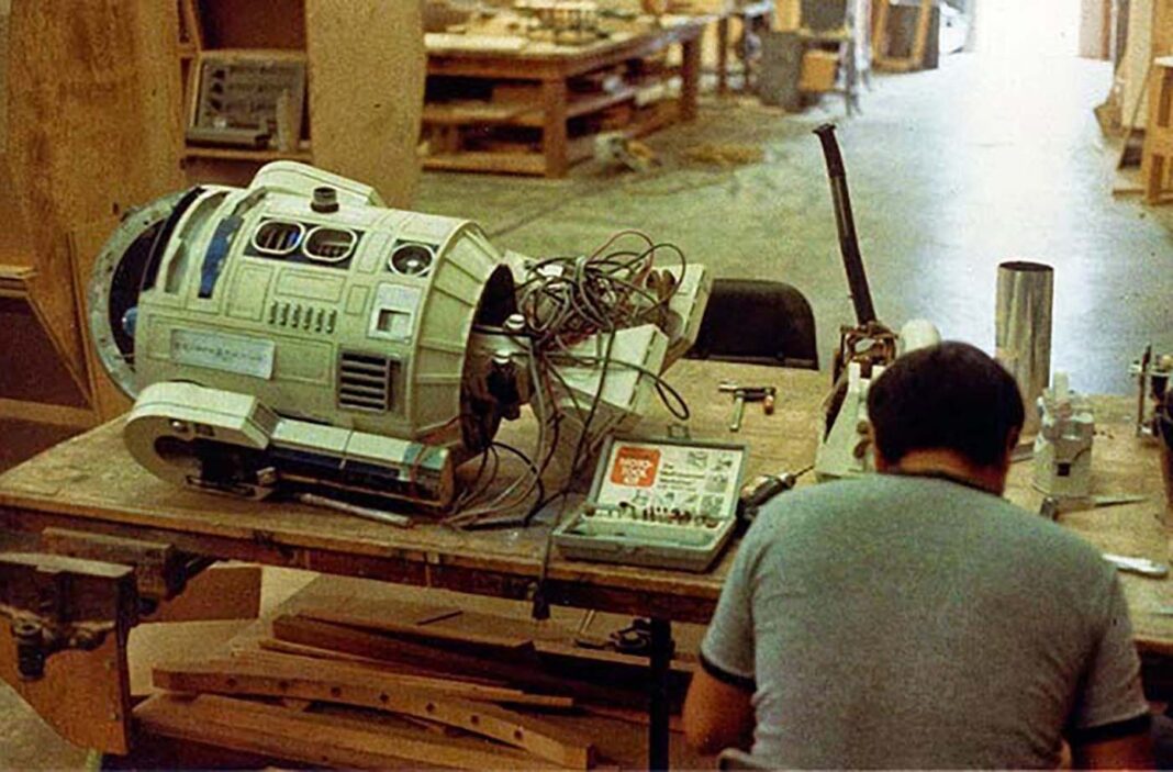 Amazing Behind the Scenes Pictures from the Making of the Star Wars Saga, 1977