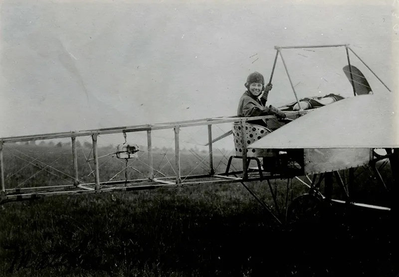 women aviators vintage photos