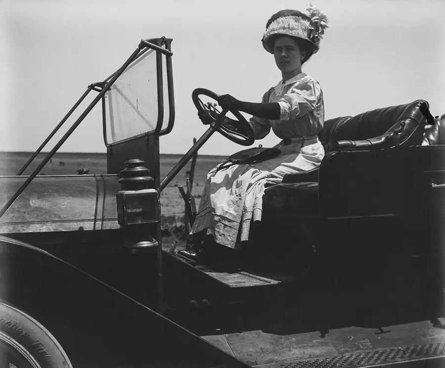vintage automobilist fashion
