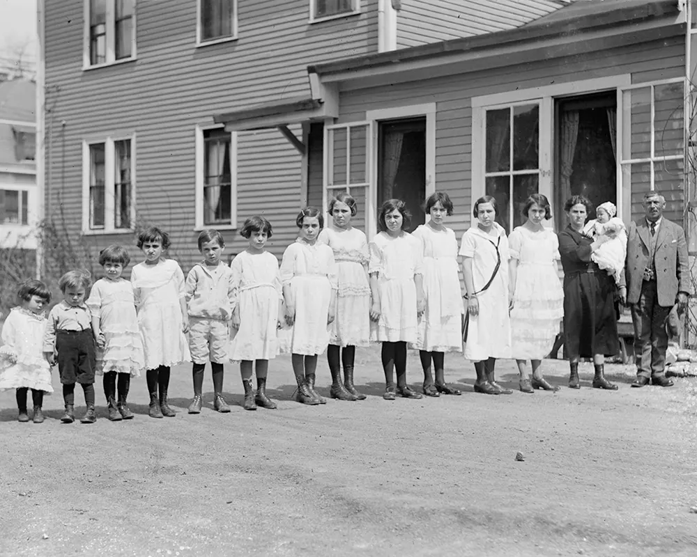 noonan family with thirteen children