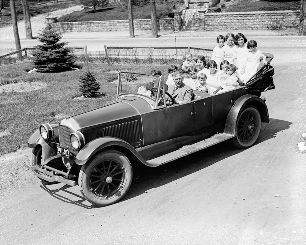 noonan family with thirteen children