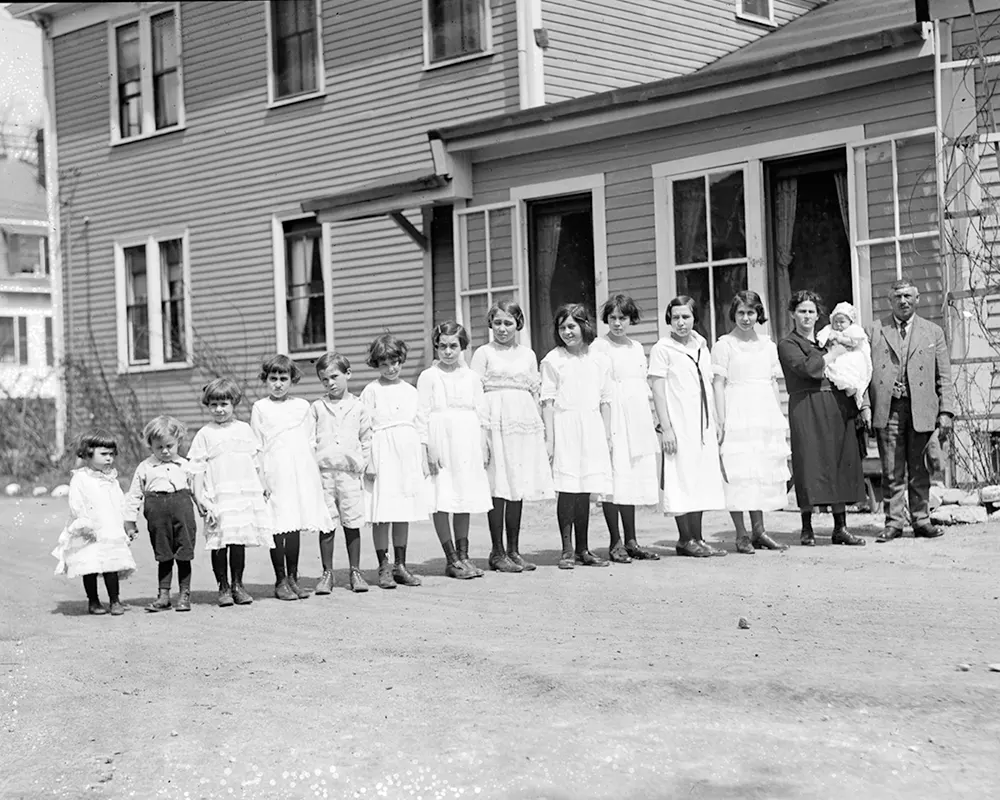 noonan family with thirteen children