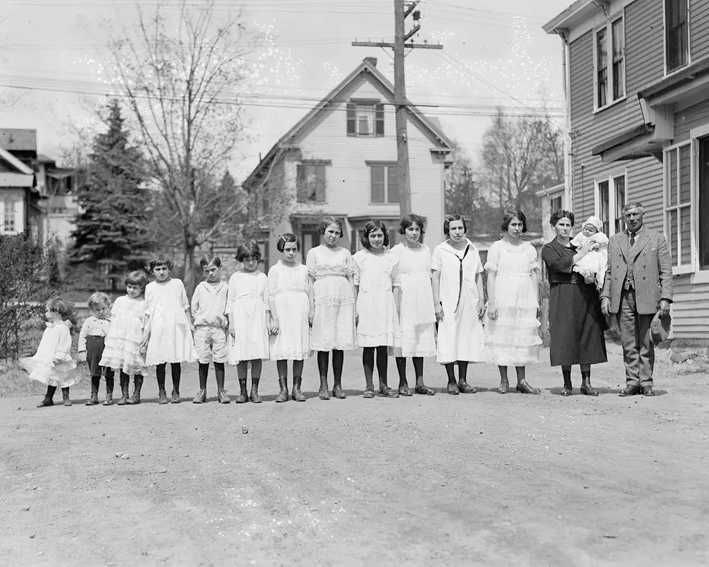noonan family with thirteen children