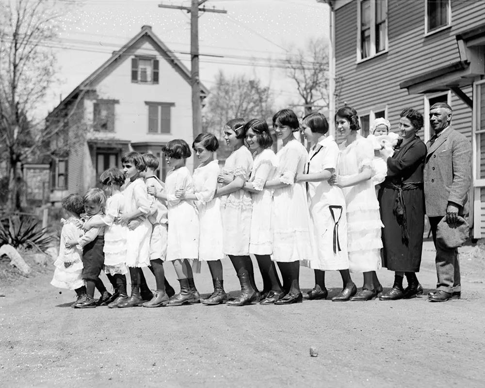 noonan family with thirteen children