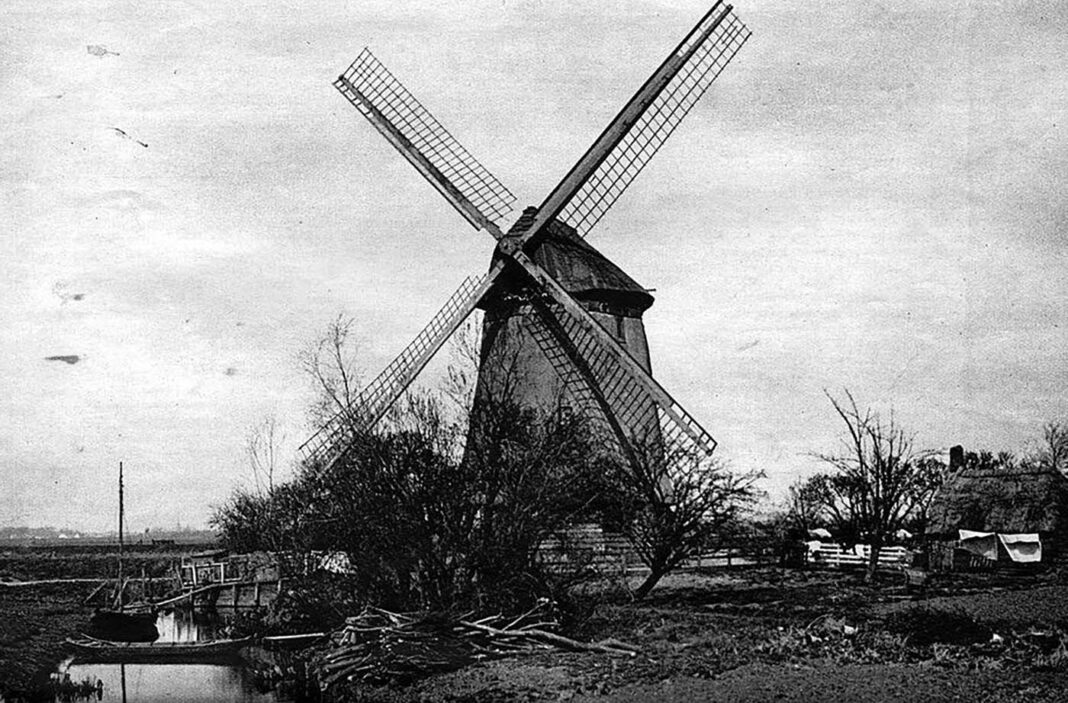These Stunning Old Photos Show What Amsterdam Looked Like in the 1930s