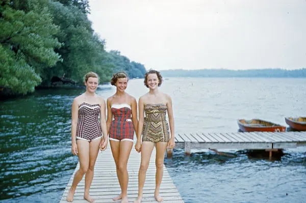 vintage photos teenage girls fashion 1950s