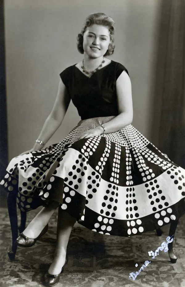 vintage photos teenage girls fashion 1950s