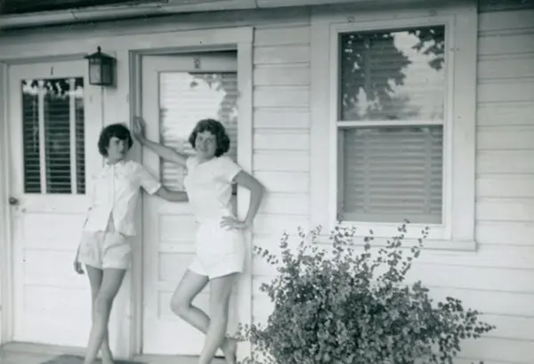 vintage photos teenage girls fashion 1950s