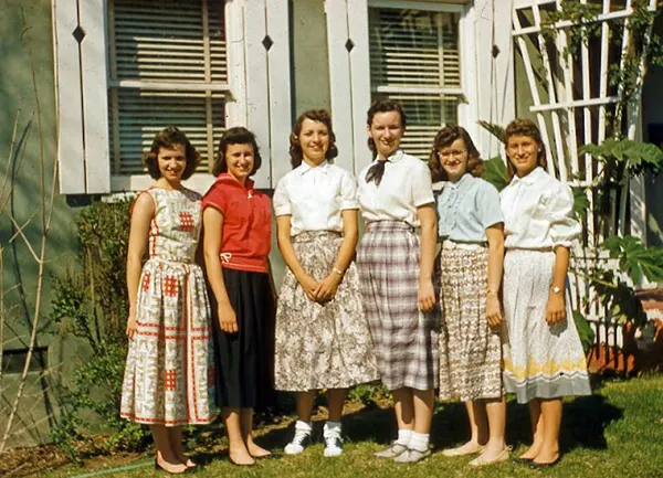 vintage photos teenage girls fashion 1950s