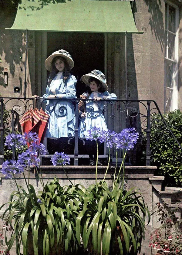history oldest color photos
