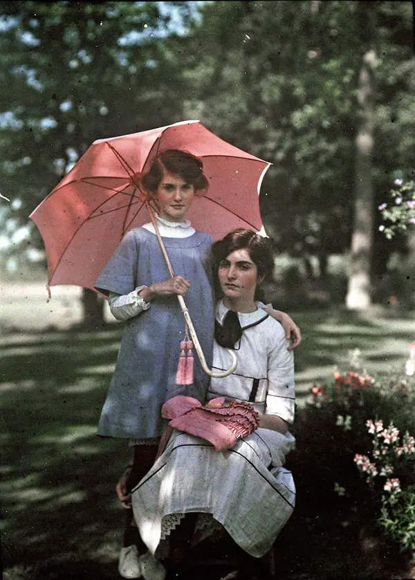 history oldest color photos
