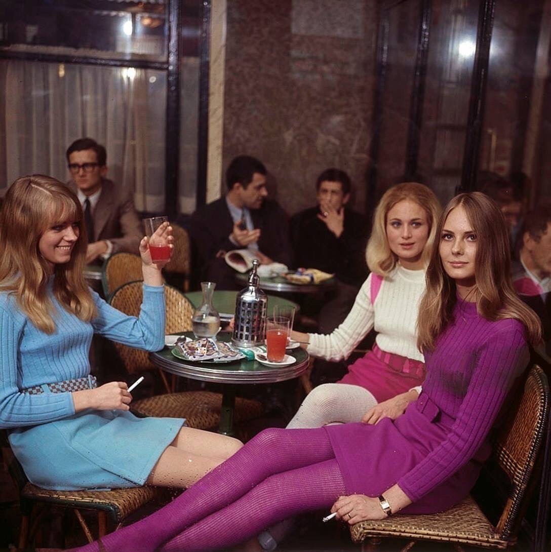 Girls Mini Skirts Old Photos