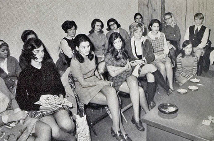 Girls Mini Skirts Old Photos