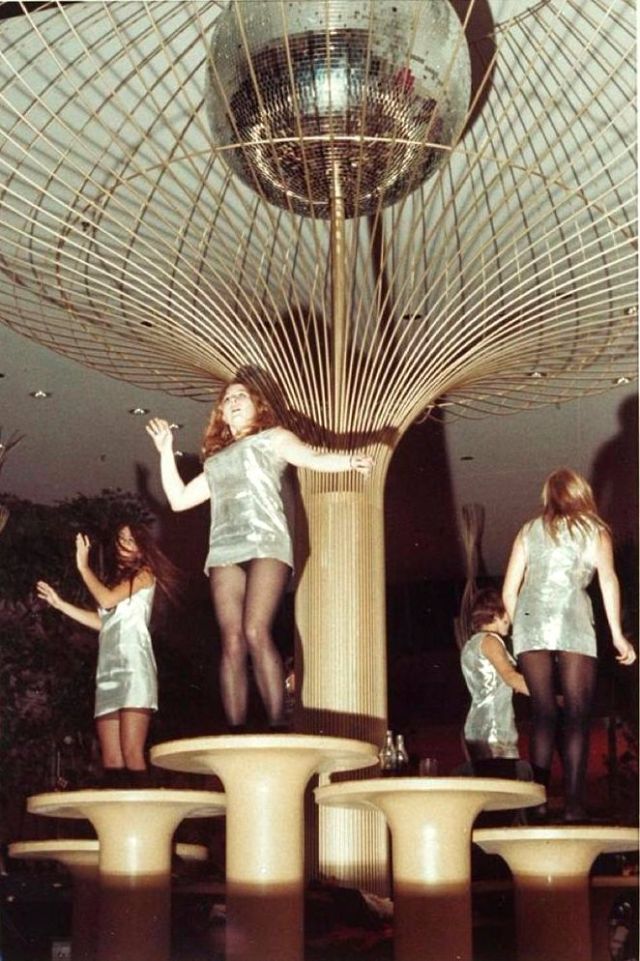 Girls Mini Skirts Old Photos