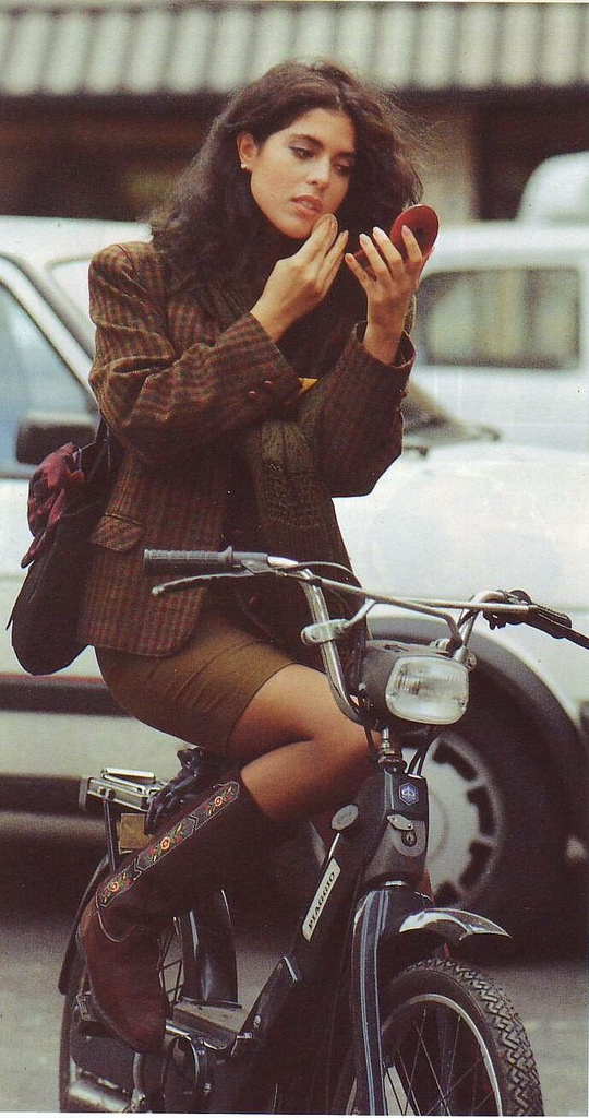 Girls Mini Skirts Old Photos