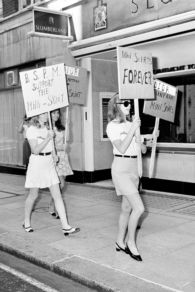 Girls Mini Skirts Old Photos