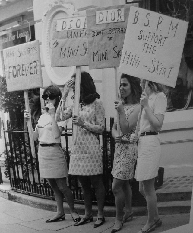 Girls Mini Skirts Old Photos