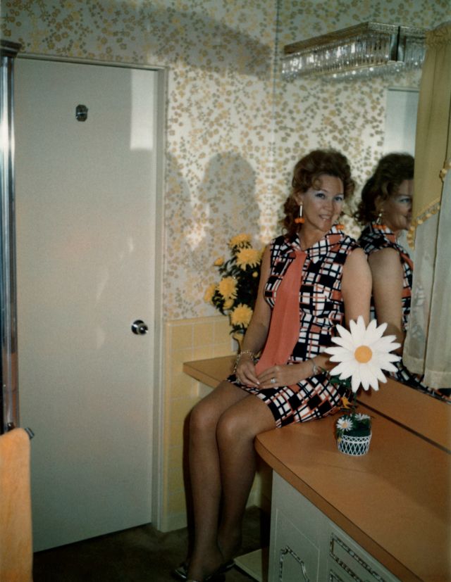 Girls Mini Skirts Old Photos