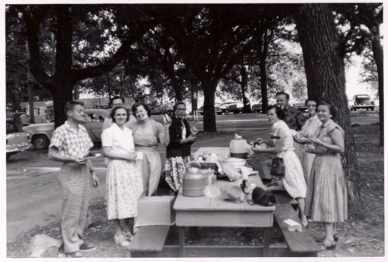 Picnic People Old Photos 
