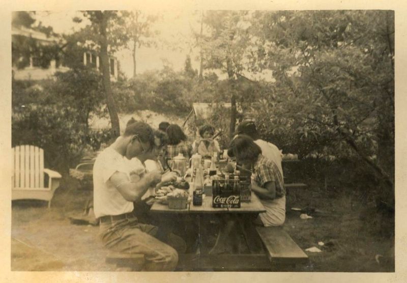 Picnic People Old Photos 