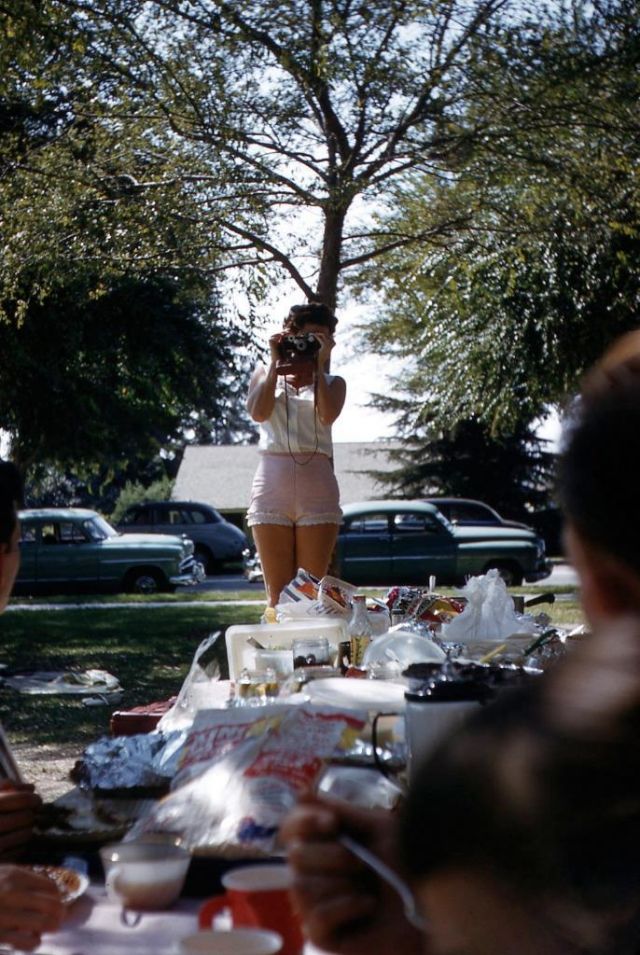 Picnic People Old Photos 