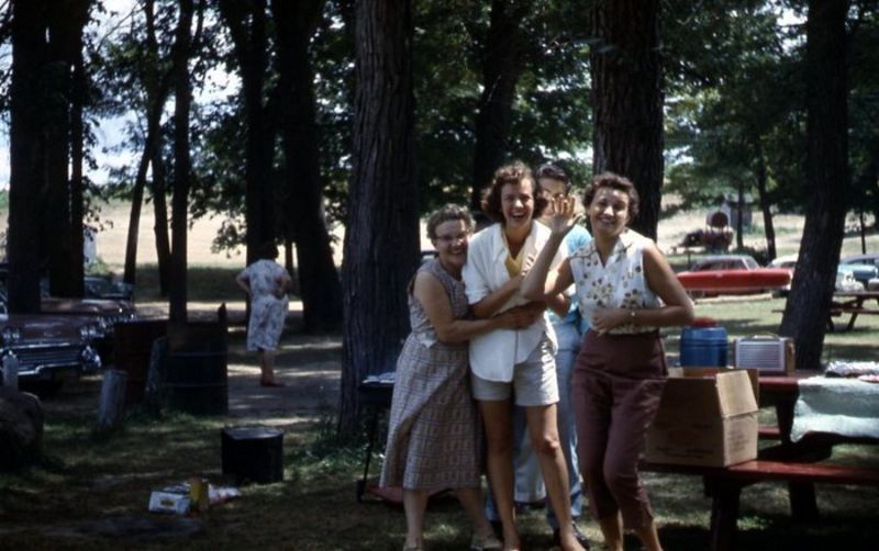 Picnic People Old Photos 