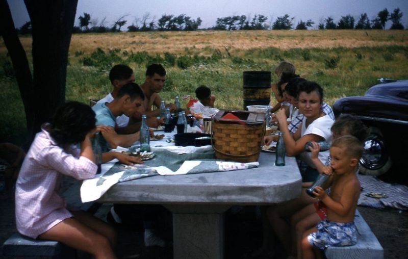 Picnic People Old Photos 