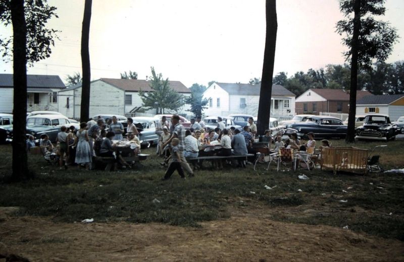 Picnic People Old Photos 