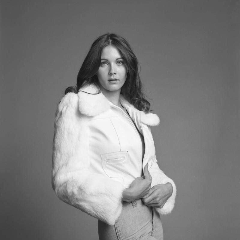 Young Lynda Carter Old Photos