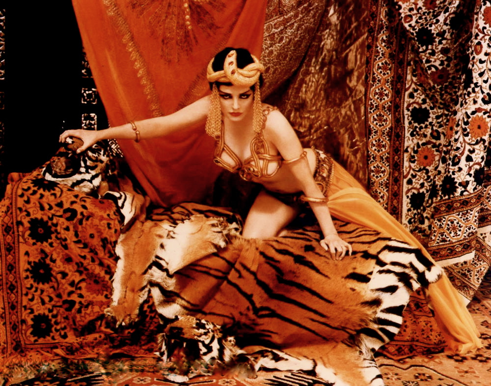 Marilyn Monroe as the Fabulous Enchantresses
