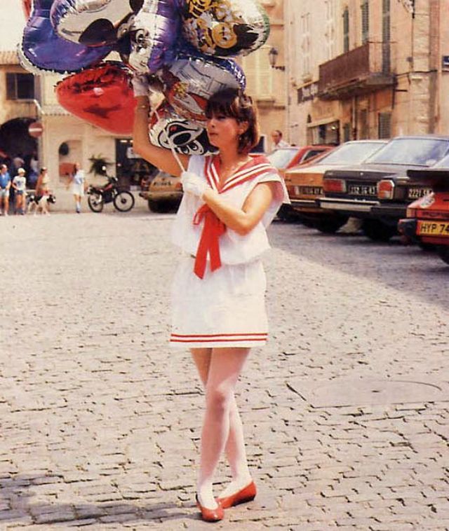 Rah-rah Skirt fashion of 1980s