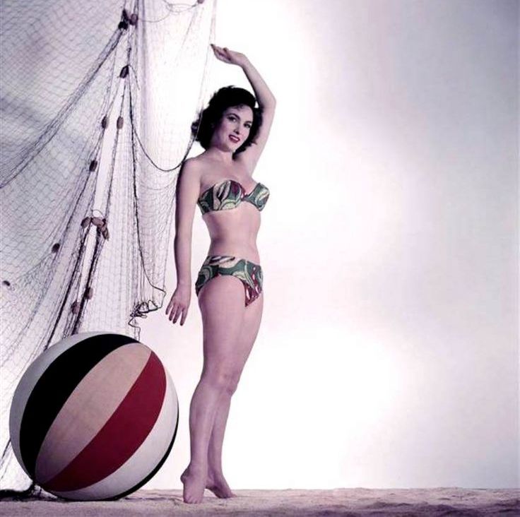 Young Gina Lollobrigida Photos