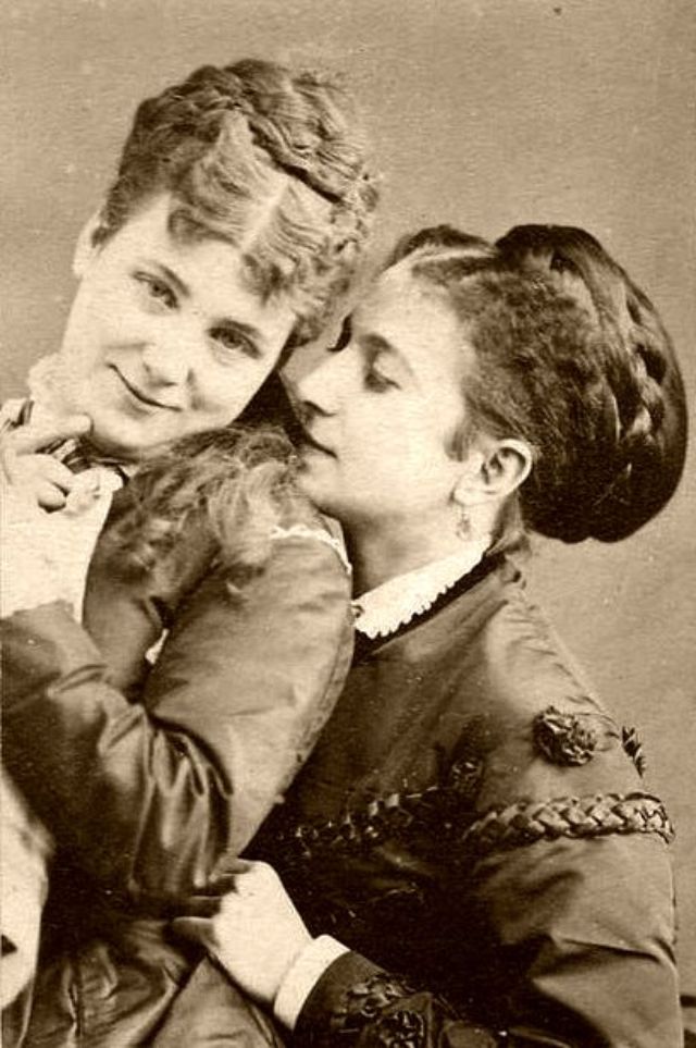 Vintage Photos of LGBT Couples
