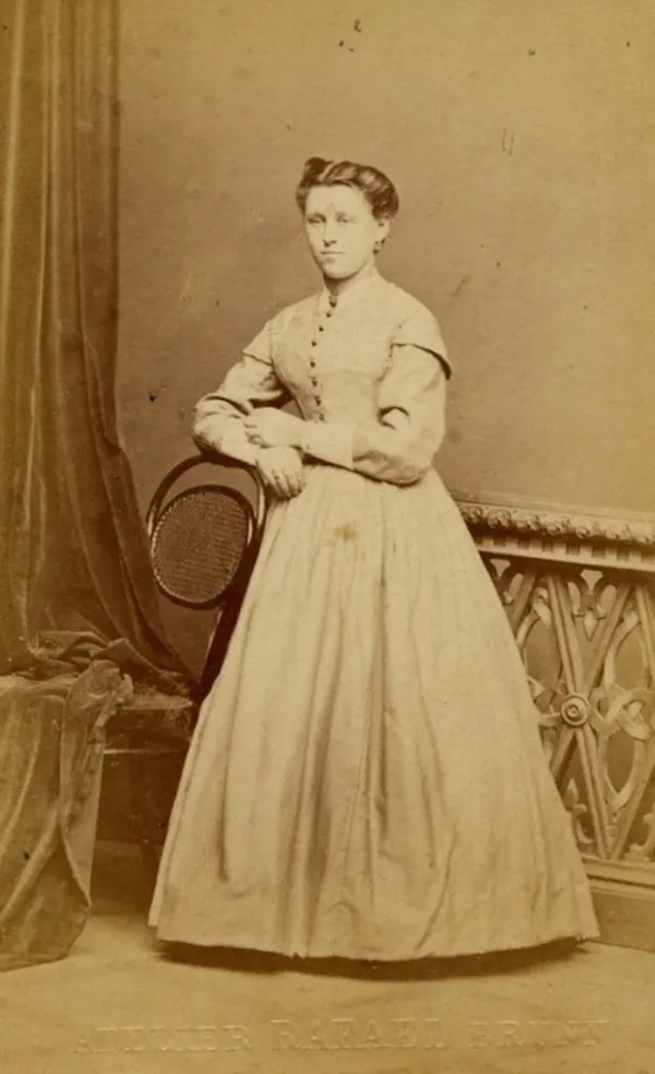 Victorian Girl Fashion 1980s