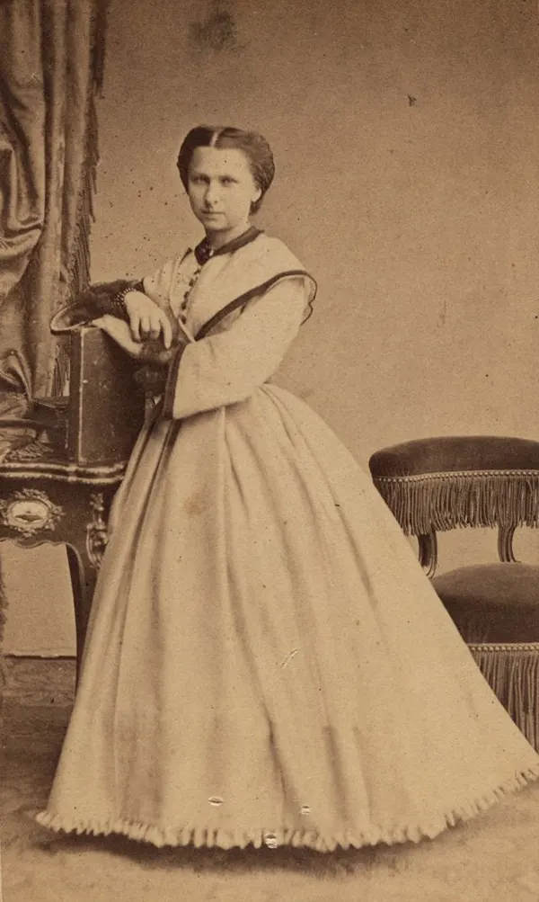 Victorian Girl Fashion 1980s