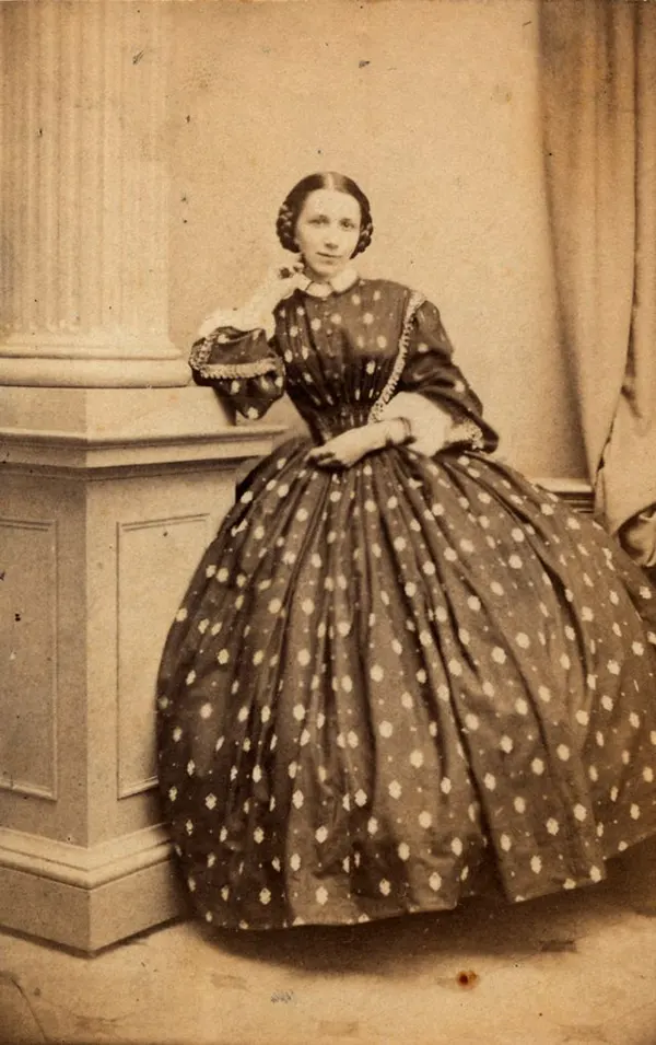 Victorian Girl Fashion 1980s