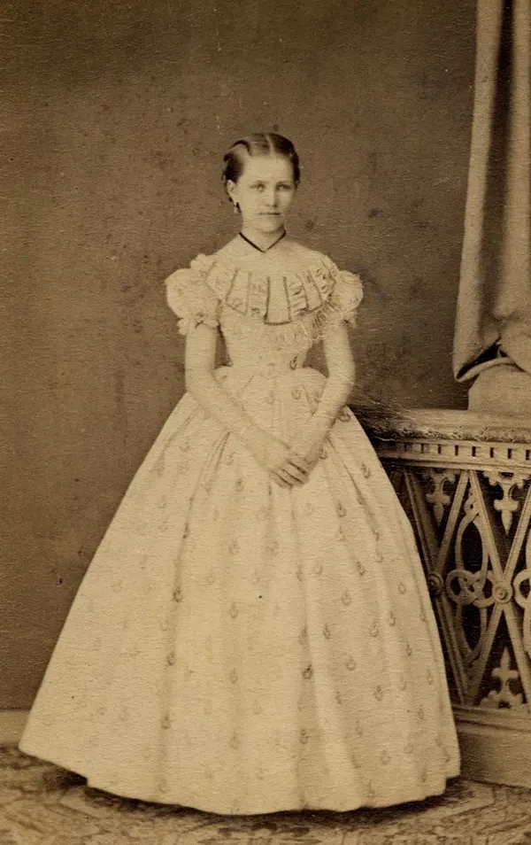 Victorian Girl Fashion 1980s