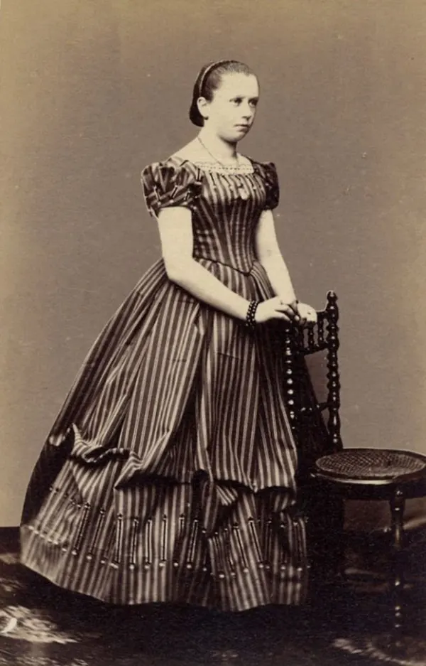 Victorian Girl Fashion 1980s