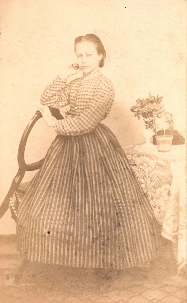 Victorian Girl Fashion 1980s